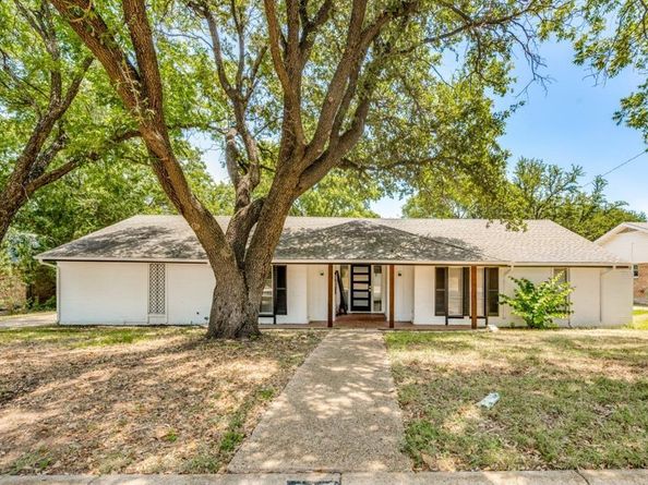 317  Cedar Creek Court , Fort Worth Texas 76103