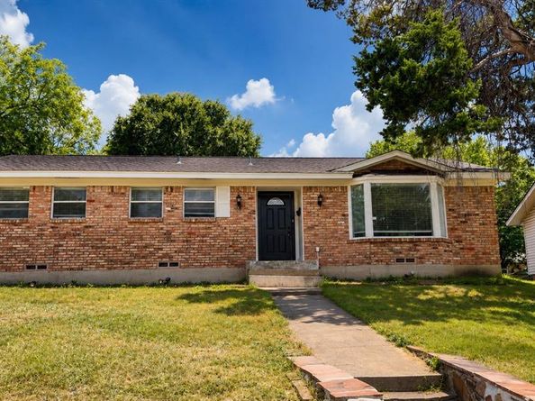946  Highland Oaks Drive , Dallas Texas 75232