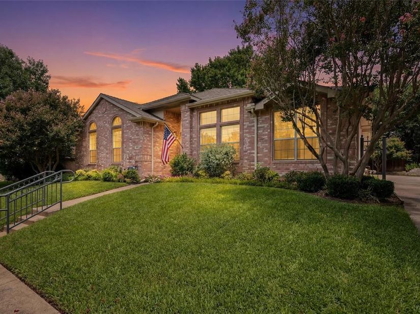 2608  Rochelle Drive , McKinney Texas 75070