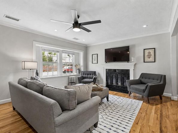 5426  Stoneleigh Avenue , Dallas Texas 75235