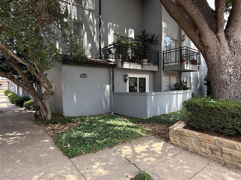 4020  Holland Avenue  106, Dallas Texas 75219