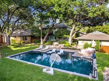 911  Saint Lukes Drive 