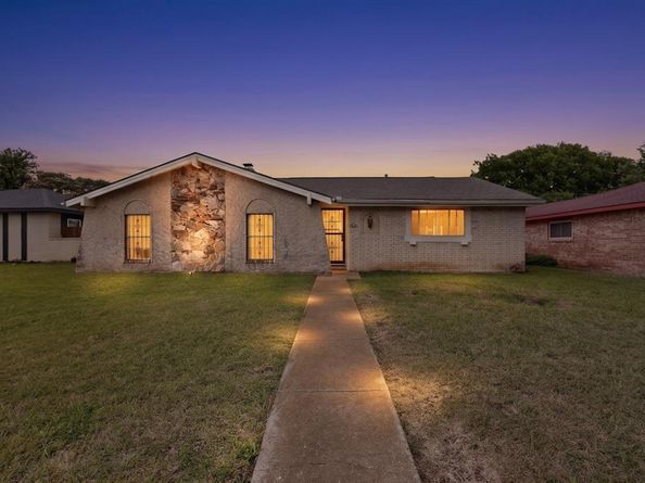 821  Cherry Hills Drive , Lancaster Texas 75134