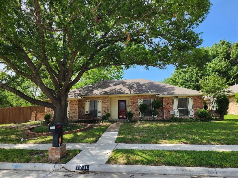 1201  Dandelion Drive , Garland Texas 75043