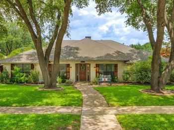 2703 W Prairie Creek Drive 