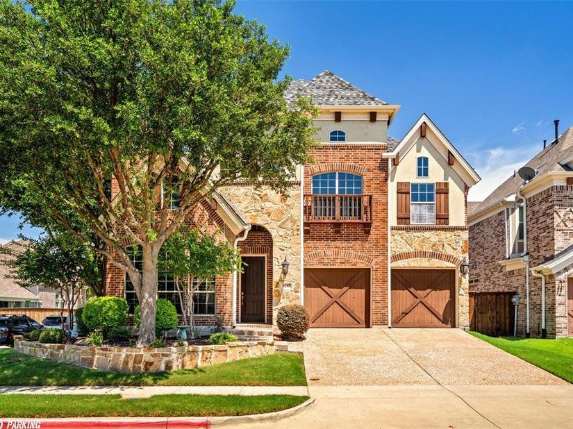 8255  Lindsay Gardens , The Colony Texas 75056