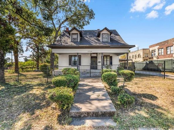 2709  Azle Avenue , Fort Worth Texas 76106