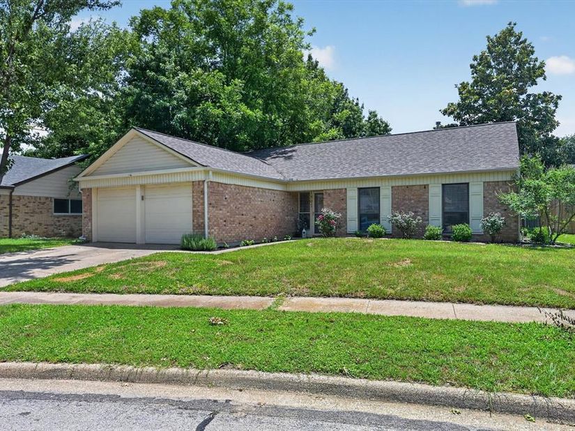 1807  Buckeye Drive , Flower Mound Texas 75028