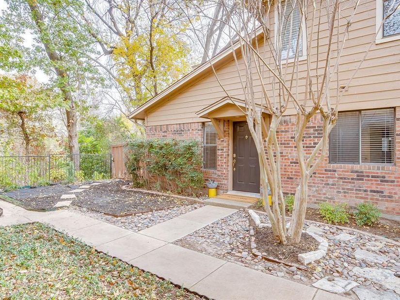 5714  Cedar Creek Drive , Benbrook Texas 76109
