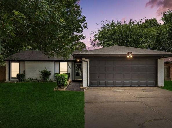 434  Stonehenge Drive , Arlington Texas 76014