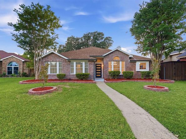 7034  Lo Chalmers Lane , Garland Texas 75043