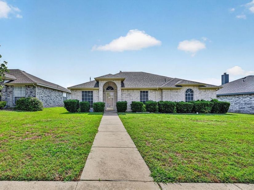 1844  Mcneely Street , Lancaster Texas 75134