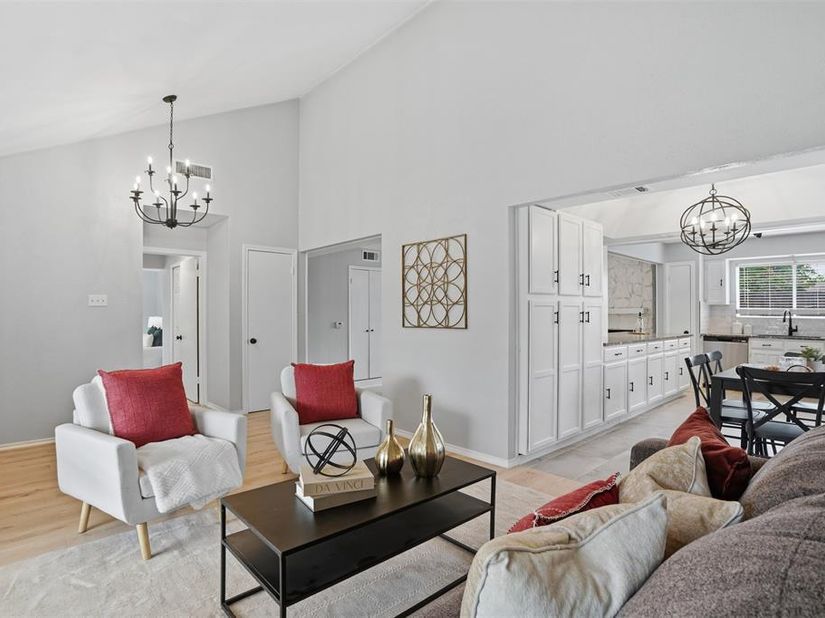 5017  Roundtable Lane , Garland Texas 75044