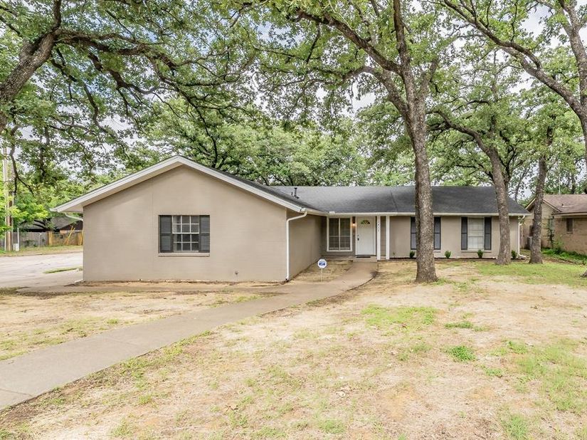 1412  Oxford Street , Arlington Texas 76013