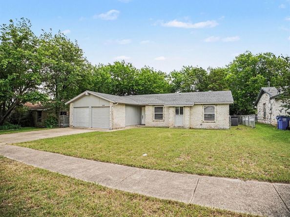 1434  Oakbrook Street , Lancaster Texas 75134