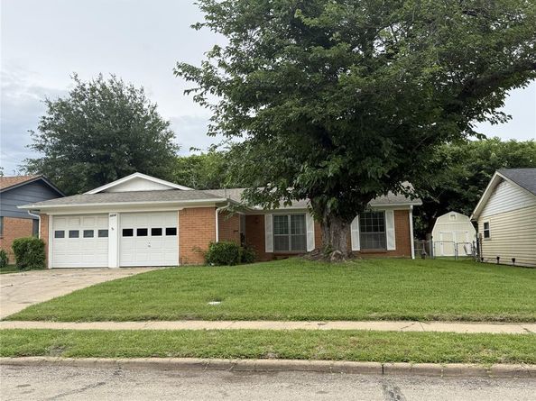 1014  Bunn Drive , Irving Texas 75061