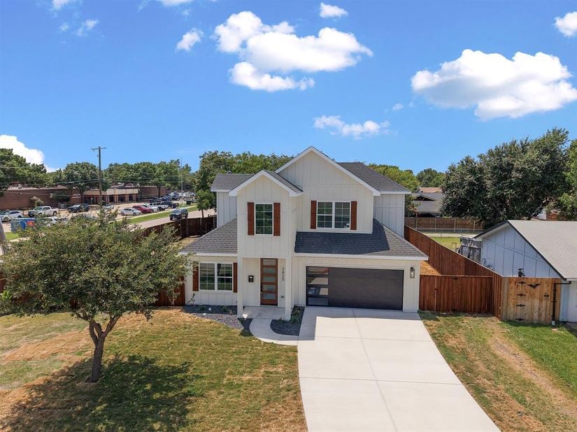 3825  Williamsburg Drive , Garland Texas 75043