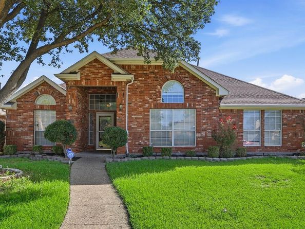 1718  Creek Valley Road , Mesquite Texas 75181