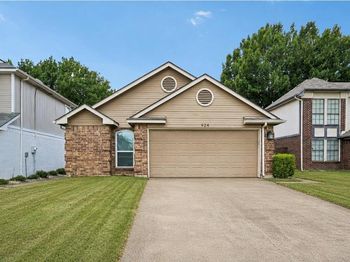 924  Ramblewood Drive 