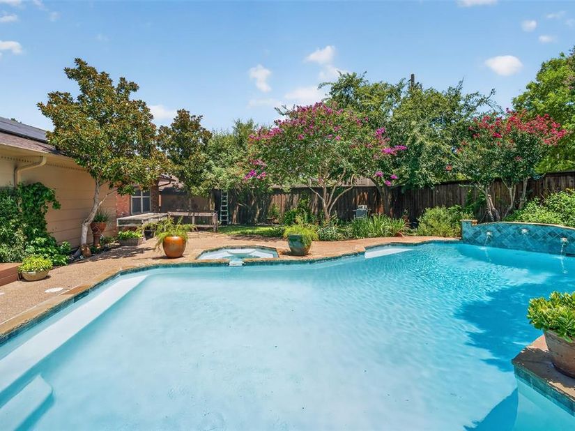 1810 S Crest  , Carrollton Texas 75006