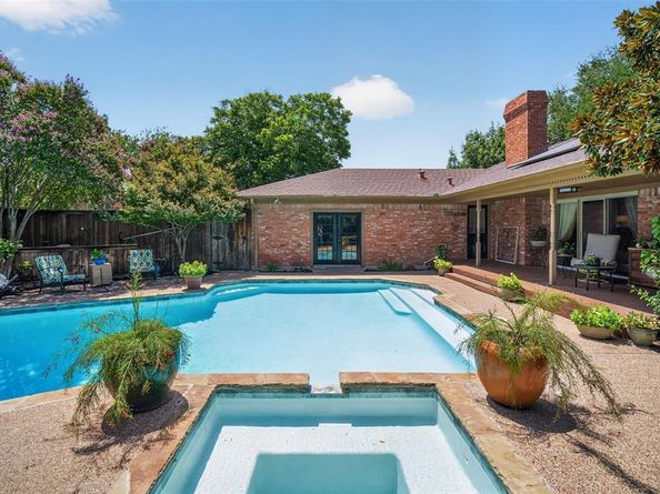 1810 S Crest  , Carrollton Texas 75006