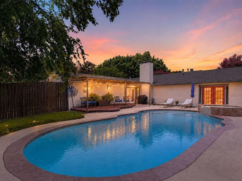 12326  Cedar Bend Drive , Dallas Texas 75244