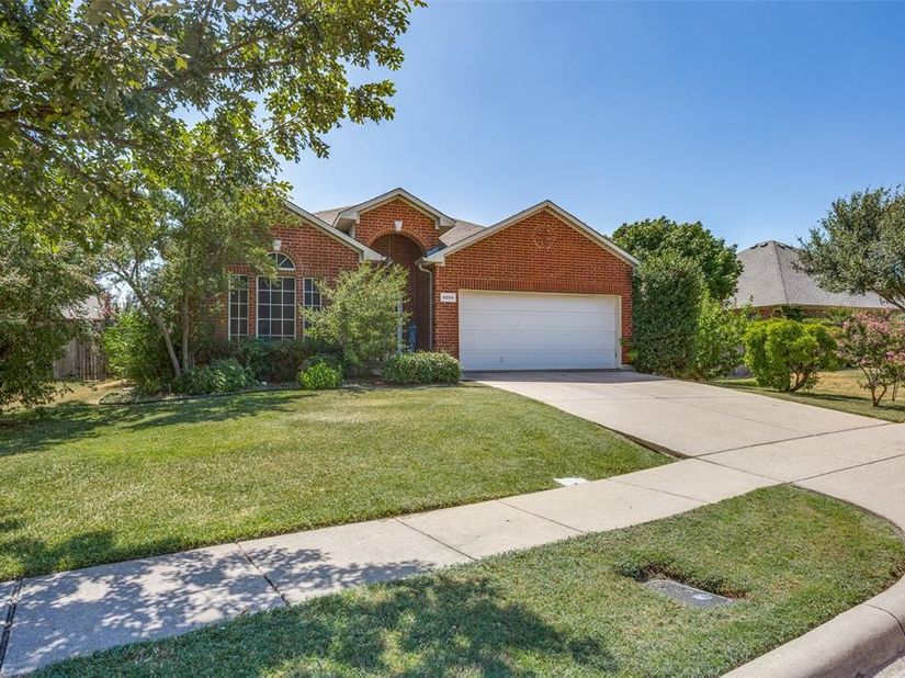 8005  Joshua Tree Court , Arlington Texas 76002