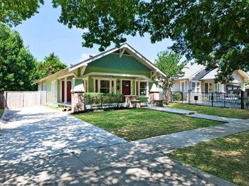 2704  College Avenue 