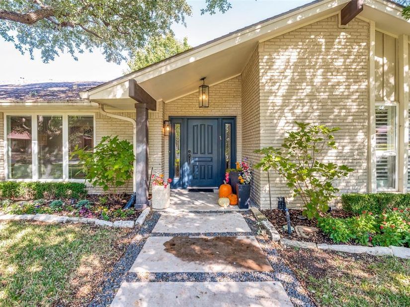 3843  Regent Drive , Dallas Texas 75229