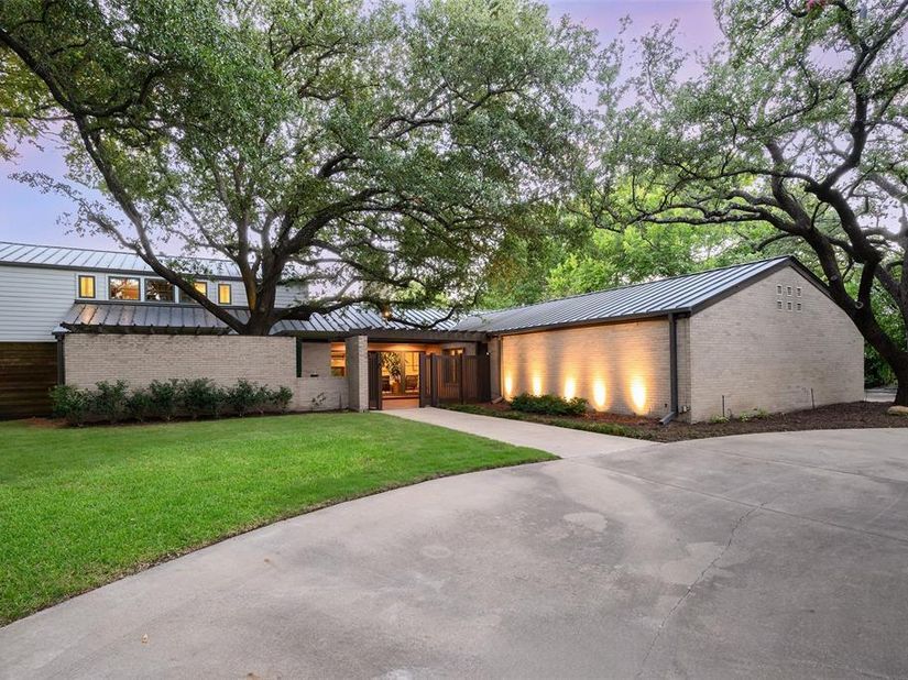 4930  Mangold Circle , Dallas Texas 75229