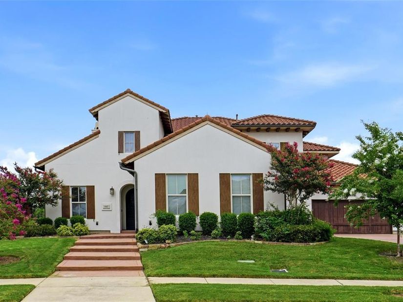 667  Creekway Drive , Irving Texas 75039