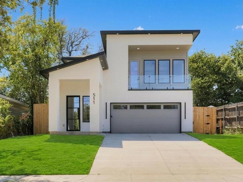 511  Avenue J  , Dallas Texas 75203