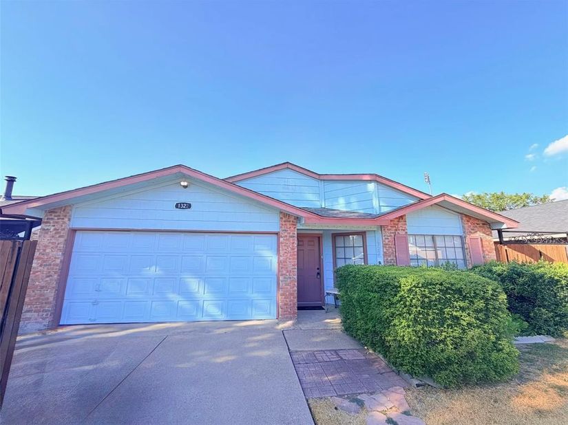 1322  Clark Trail , Grand Prairie Texas 75052