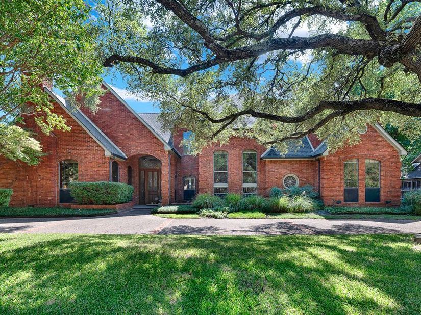 4824  Briargrove Lane , Dallas Texas 75287
