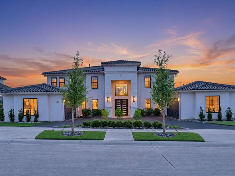 1121  Excalibur Boulevard , Lewisville Texas 75056