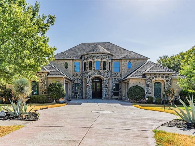 1552  Cypress Bend Drive , Cedar Hill Texas 75104