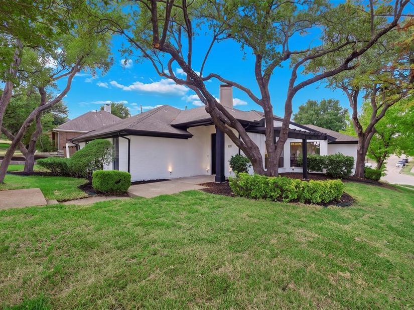 1137  Seminary Ridge , Garland Texas 75043