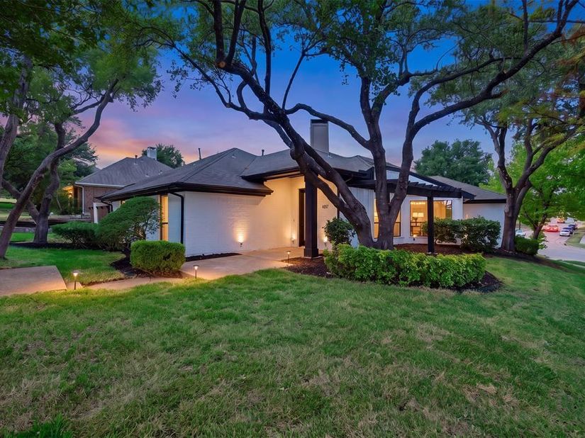 1137  Seminary Ridge , Garland Texas 75043