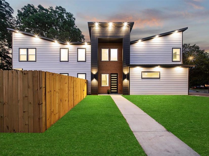 2503  Lawrence Street , Dallas Texas 75215