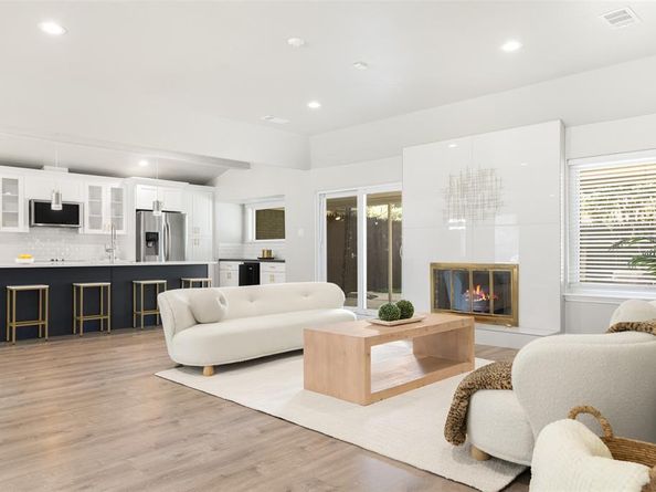 6350  Glennox Lane , Dallas Texas 75214