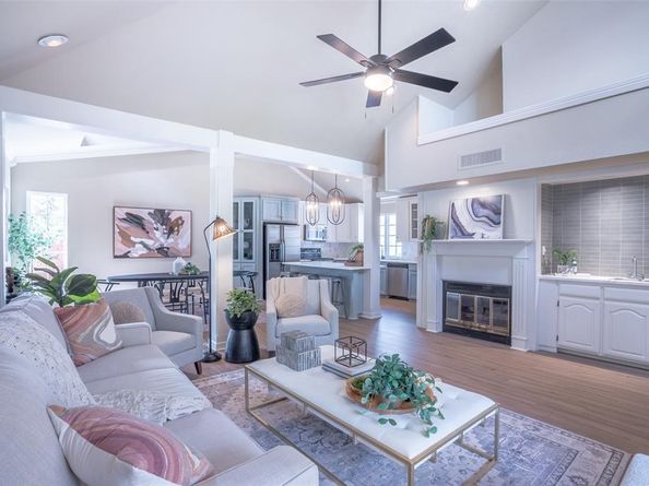 1415  Pecos Street , Dallas Texas 75204