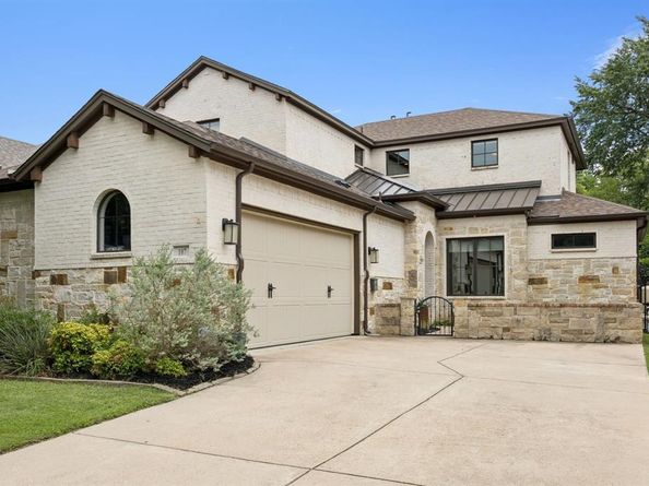 107 W PEACH Street , Grapevine Texas 76051