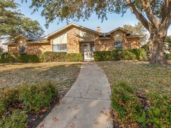 801  Wood Glen , DeSoto Texas 75115