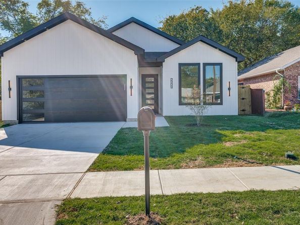 2209 W E Roberts Street , Grand Prairie Texas 75051