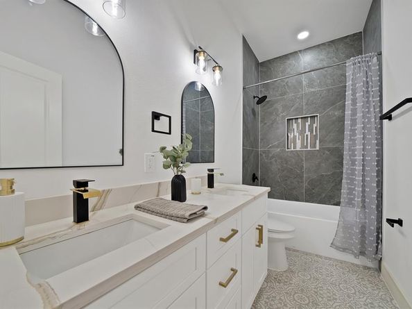 1130 E Hattie Street , Fort Worth Texas 76104