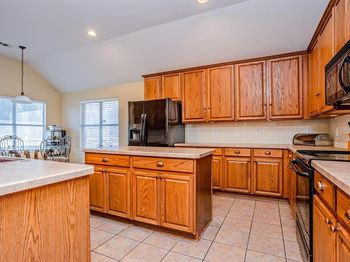 5886  Cliff Ridge Drive 