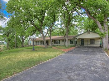 1901  Bluebird Avenue 