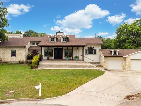 734  Monssen Parkway , Dallas Texas 75224