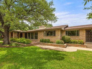 2900  Simondale Drive 