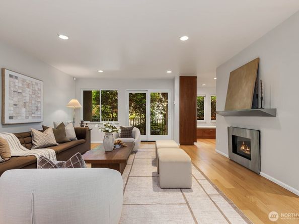 9901 NE 4th Street 1, Bellevue WA 98004